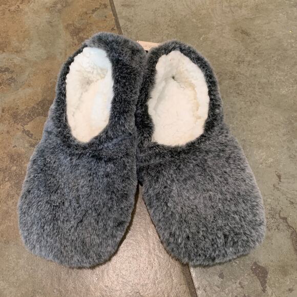 Women’s Faur Fux Slipper Socks with Grippers 2 pcs for $10 - Picture 2 of 9